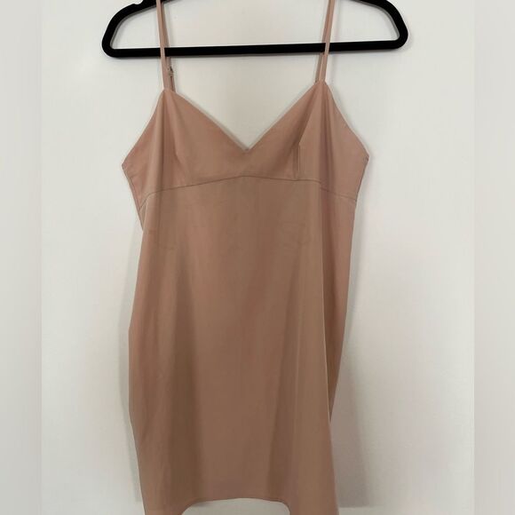 BCBG ivory 2-piece gorgeous dress set.Straight style, laced shell, solid slip, S - Picture 12 of 14